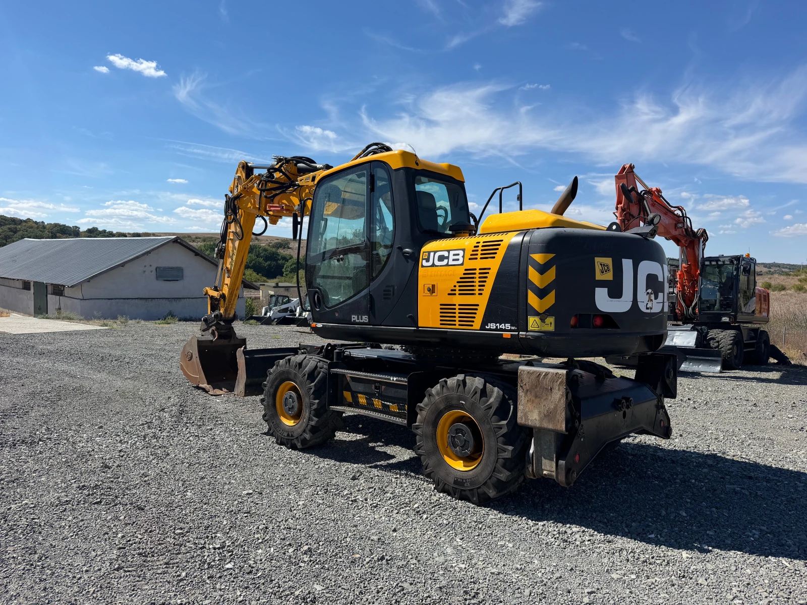Багер JCB JS 145 W PLUS + 5 РАБОТНИ УРЕДА ЛИЗИНГ, снимка 5 - Индустриална техника - 56126126
