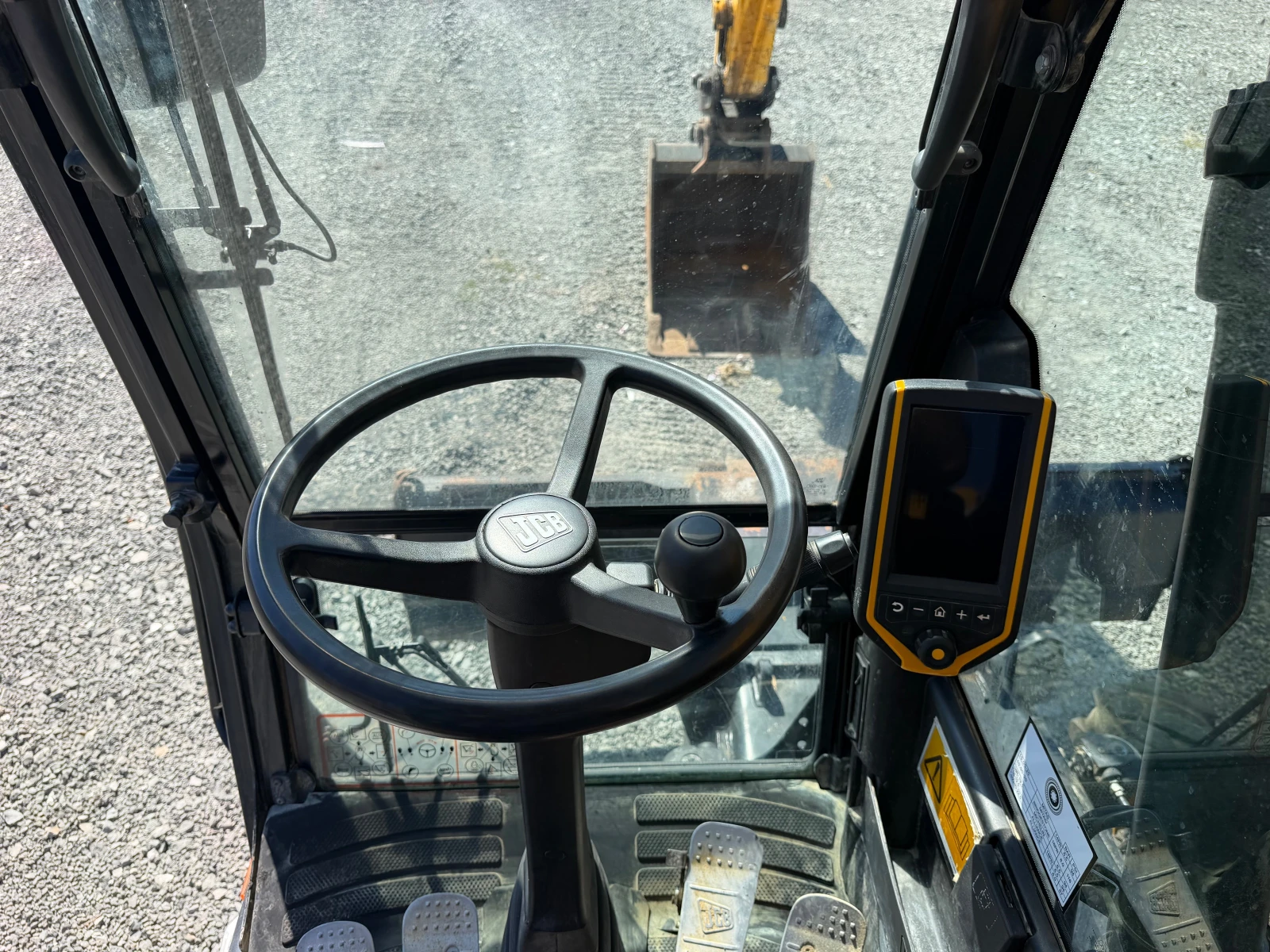 Багер JCB JS 145 W PLUS + 5 РАБОТНИ УРЕДА ЛИЗИНГ, снимка 11 - Индустриална техника - 56126126