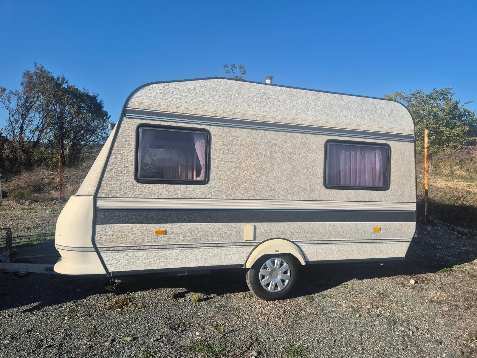 Каравана Hobby 420, снимка 1