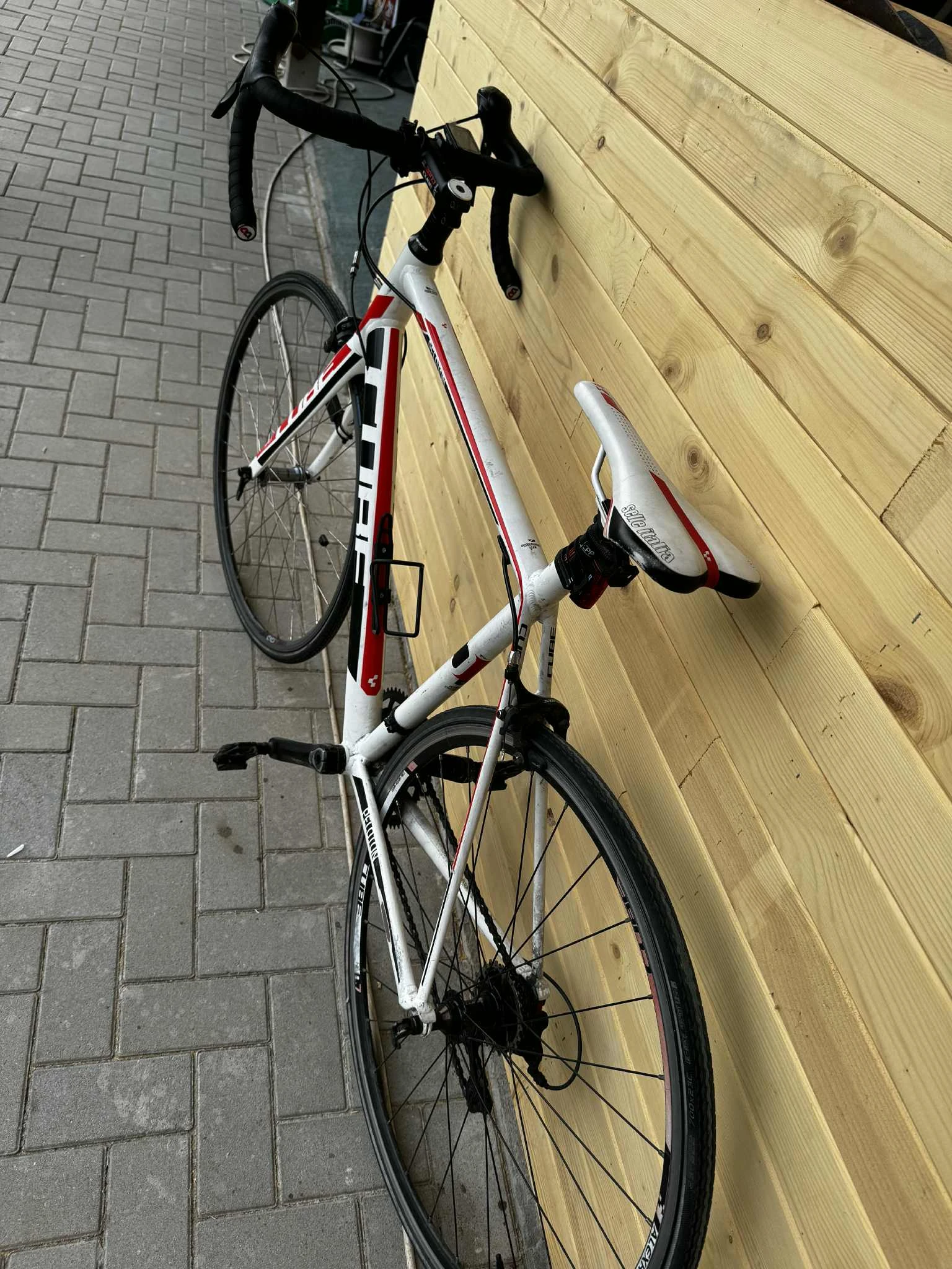  CUBE Peloton, 28  | Mobile.bg   3