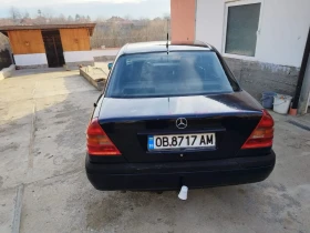 Mercedes-Benz C 200, снимка 3