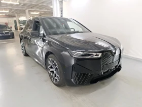 ������ BMW iX