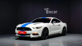 ������ Ford Mustang