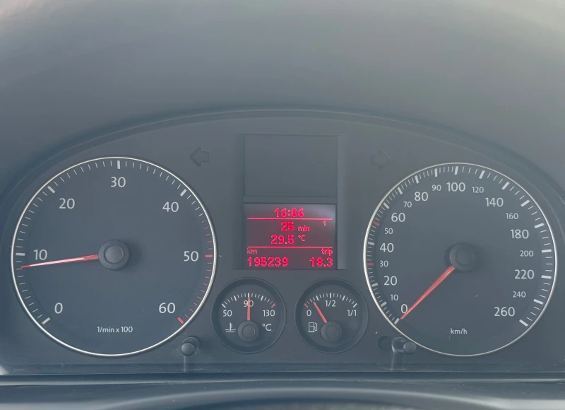 VW Touran 1.9TDI 196000km.100%, снимка 13 - Автомобили и джипове - 46563512