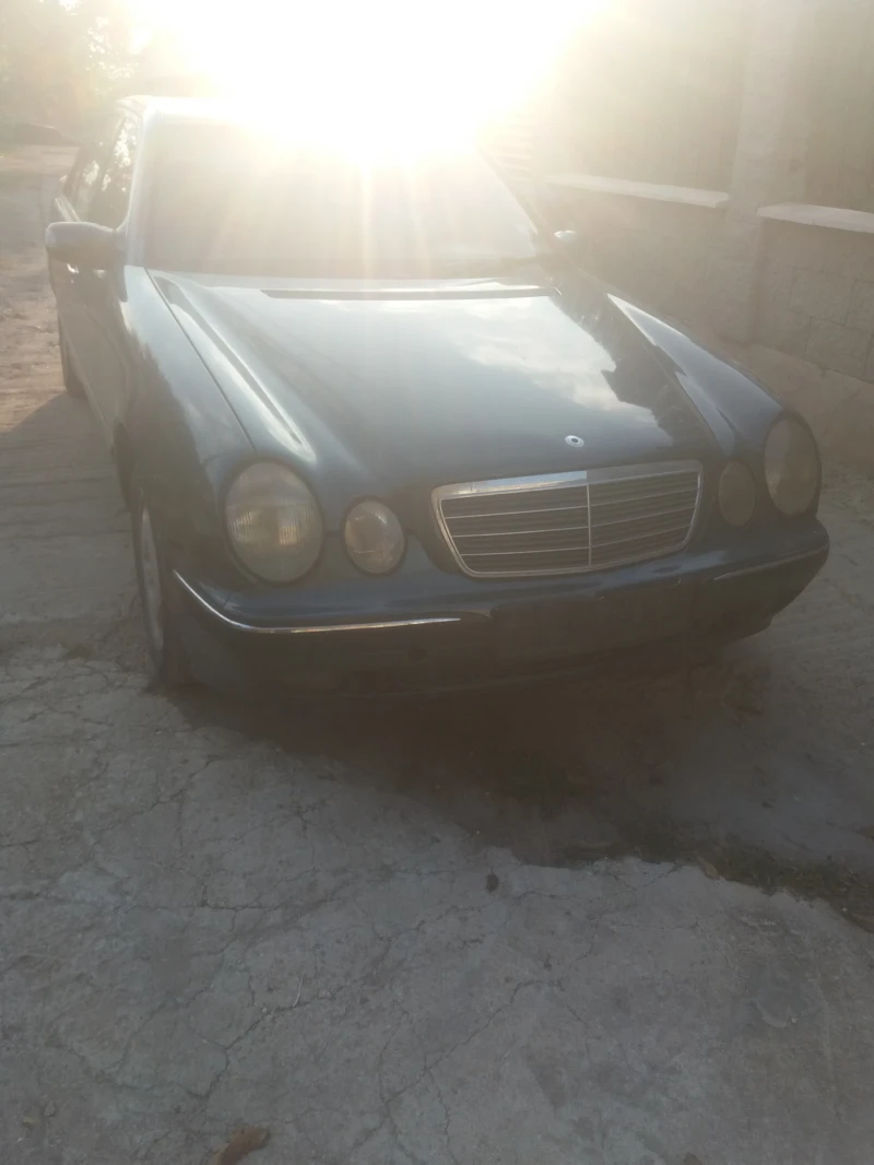 Mercedes-Benz E 320, снимка 1 - Автомобили и джипове - 48580213