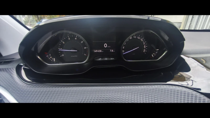 Peugeot 2008 1.6i-120к.с Feline Titane, снимка 11 - Автомобили и джипове - 50532259
