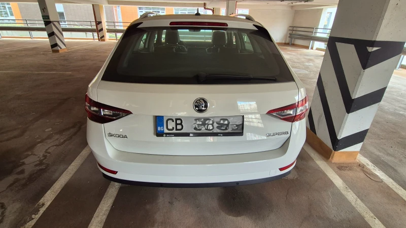 Skoda Superb, снимка 4 - Автомобили и джипове - 52135346