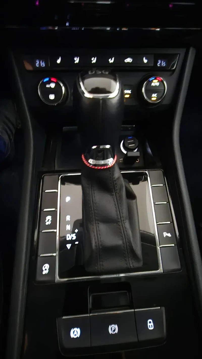 Skoda Superb, снимка 10 - Автомобили и джипове - 52135346