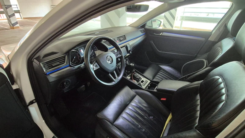 Skoda Superb, снимка 5 - Автомобили и джипове - 52135346