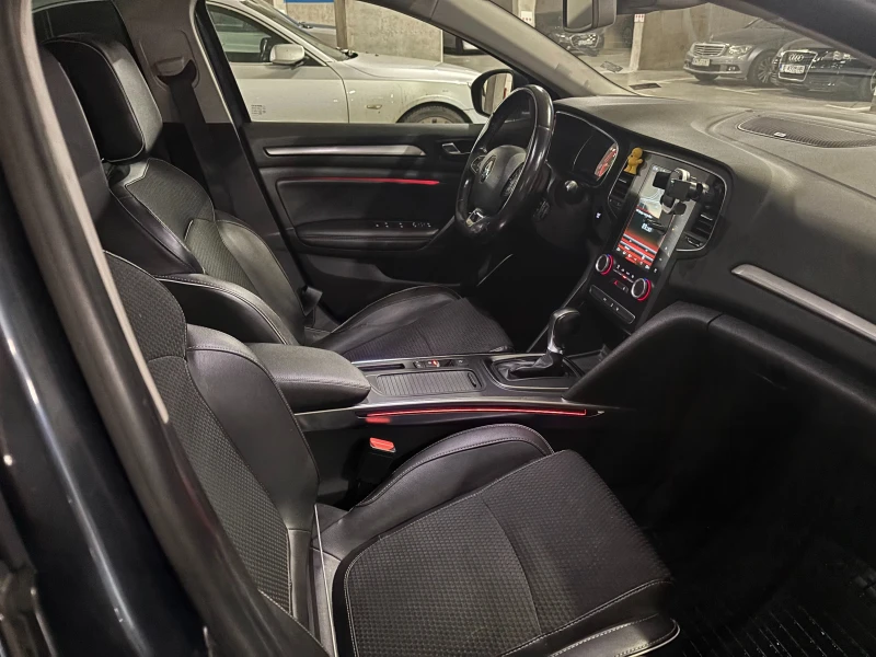 Renault Megane BOSE, снимка 10 - Автомобили и джипове - 52756300