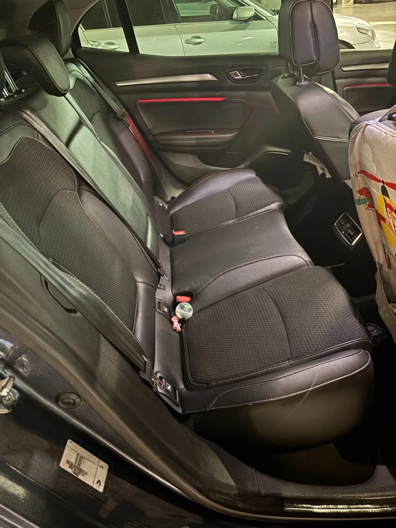 Renault Megane BOSE, снимка 11 - Автомобили и джипове - 52756300
