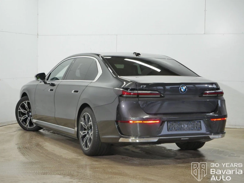 BMW i7 60 xDrive eDrive, снимка 2 - Автомобили и джипове - 52775452