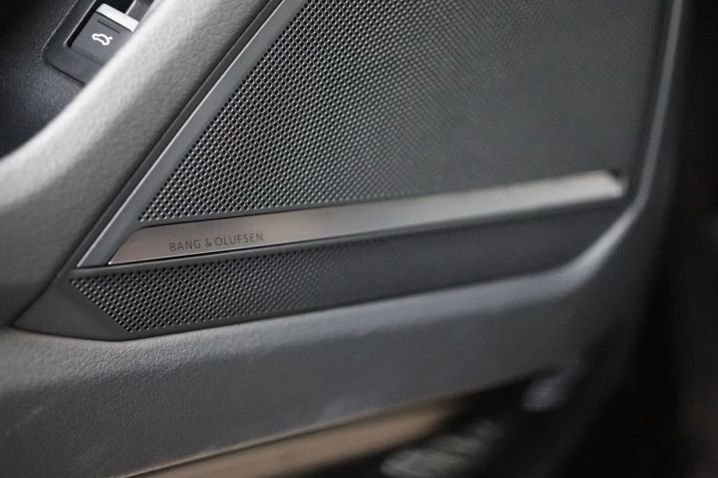 Audi Rs6 CARBON/600HP/CERAMIC/PANO/360/HUD/B&O/MEMO/674g, снимка 14 - Автомобили и джипове - 52811879