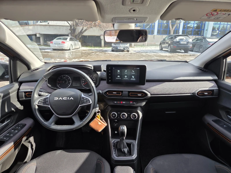 Dacia Sandero Stepway, снимка 13 - Автомобили и джипове - 53043347