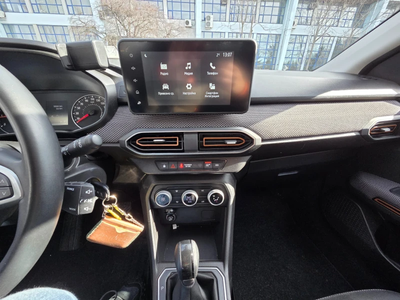 Dacia Sandero Stepway, снимка 12 - Автомобили и джипове - 53043347