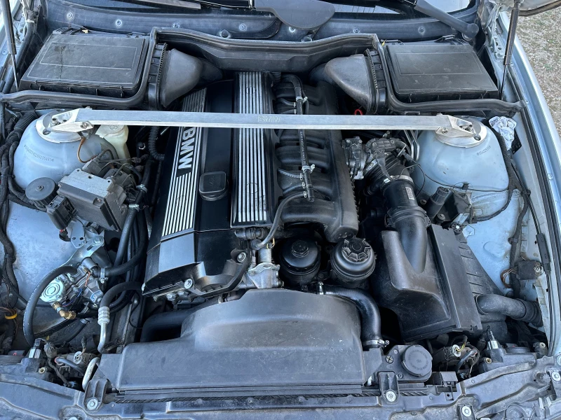 BMW 523 I Газов инж., снимка 11 - Автомобили и джипове - 53216645