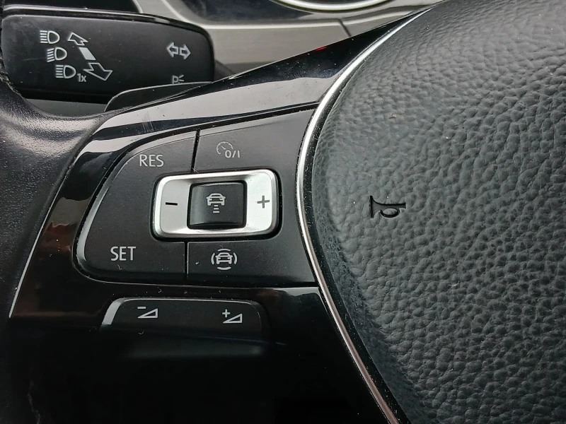 VW Touran АВТОМАТИК ЕВРО 6 , снимка 10 - Автомобили и джипове - 53285536