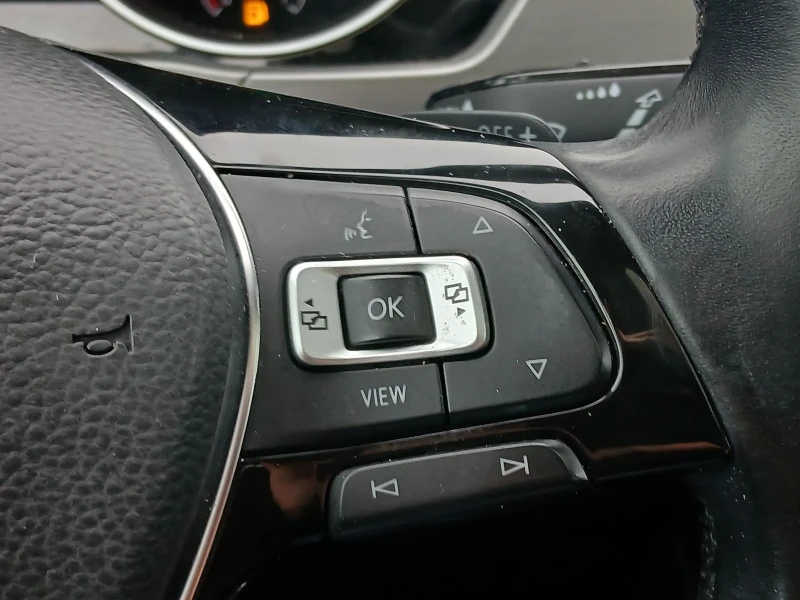 VW Touran АВТОМАТИК ЕВРО 6 , снимка 11 - Автомобили и джипове - 53285536