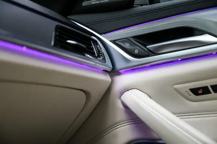 BMW 550 M PACKAGE| DISTRONIC| MASSAGE| HUD| 360| H/K, снимка 16 - Автомобили и джипове - 55047455