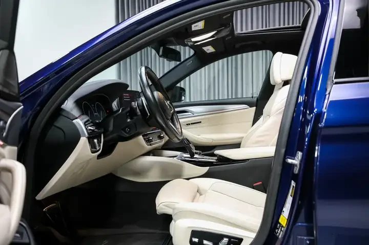 BMW 550 M PACKAGE| DISTRONIC| MASSAGE| HUD| 360| H/K, снимка 10 - Автомобили и джипове - 55047455