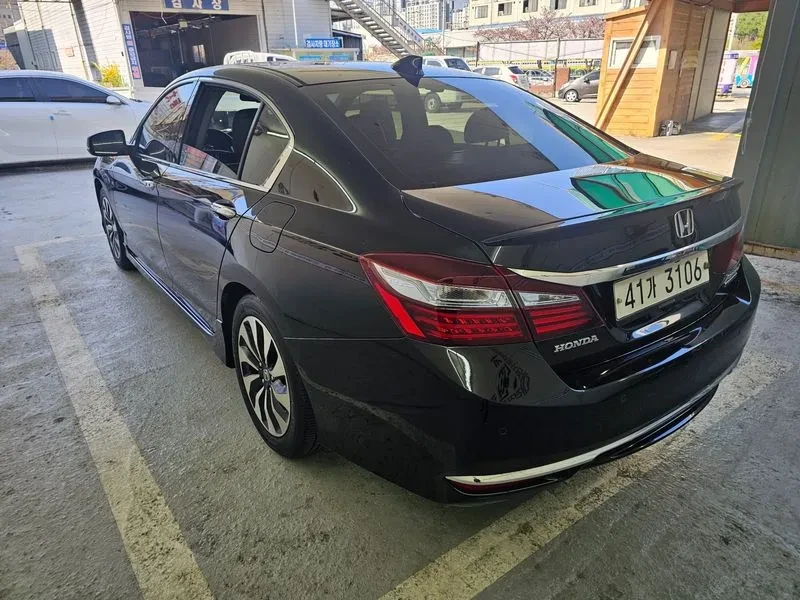 Honda Accord 2.0 HYBRID, снимка 6 - Автомобили и джипове - 55715708