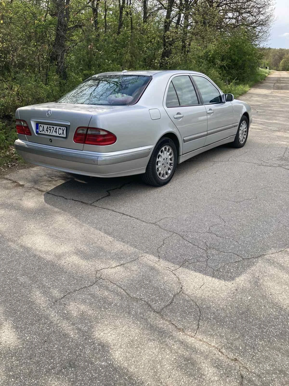 Mercedes-Benz E 320  - изображение 3