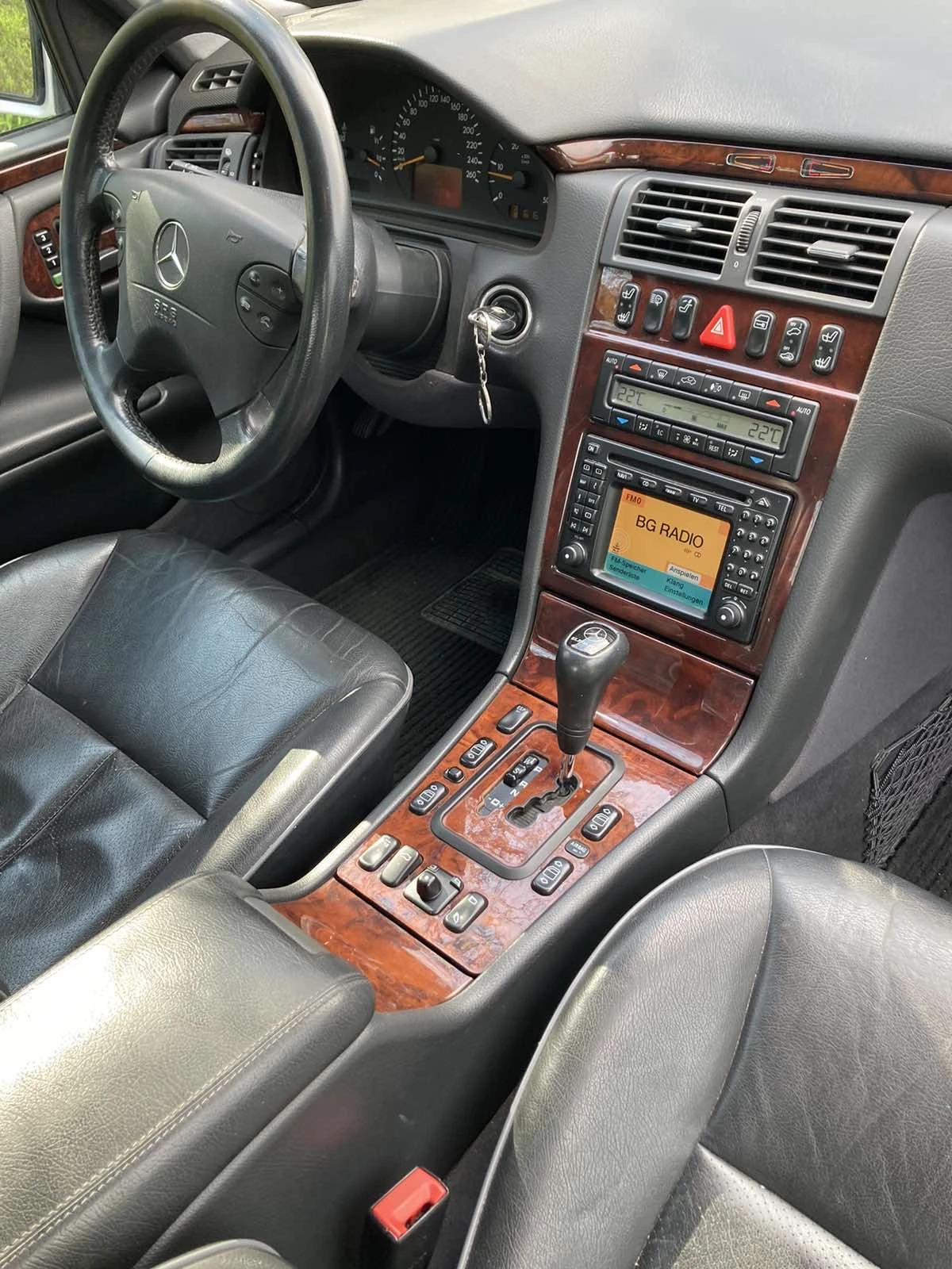 Mercedes-Benz E 320  - изображение 6
