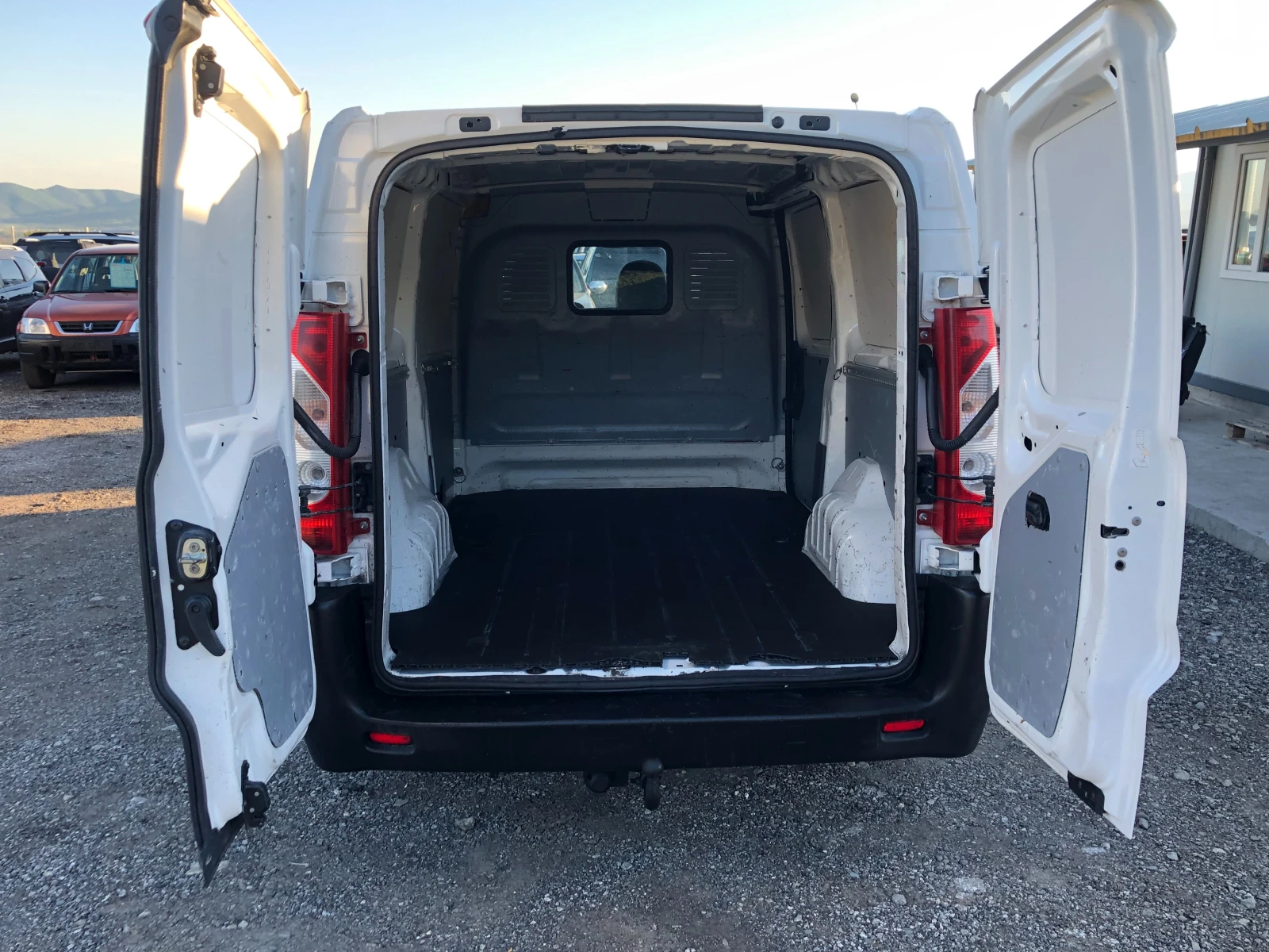 Citroen Jumpy 2.0  - изображение 7