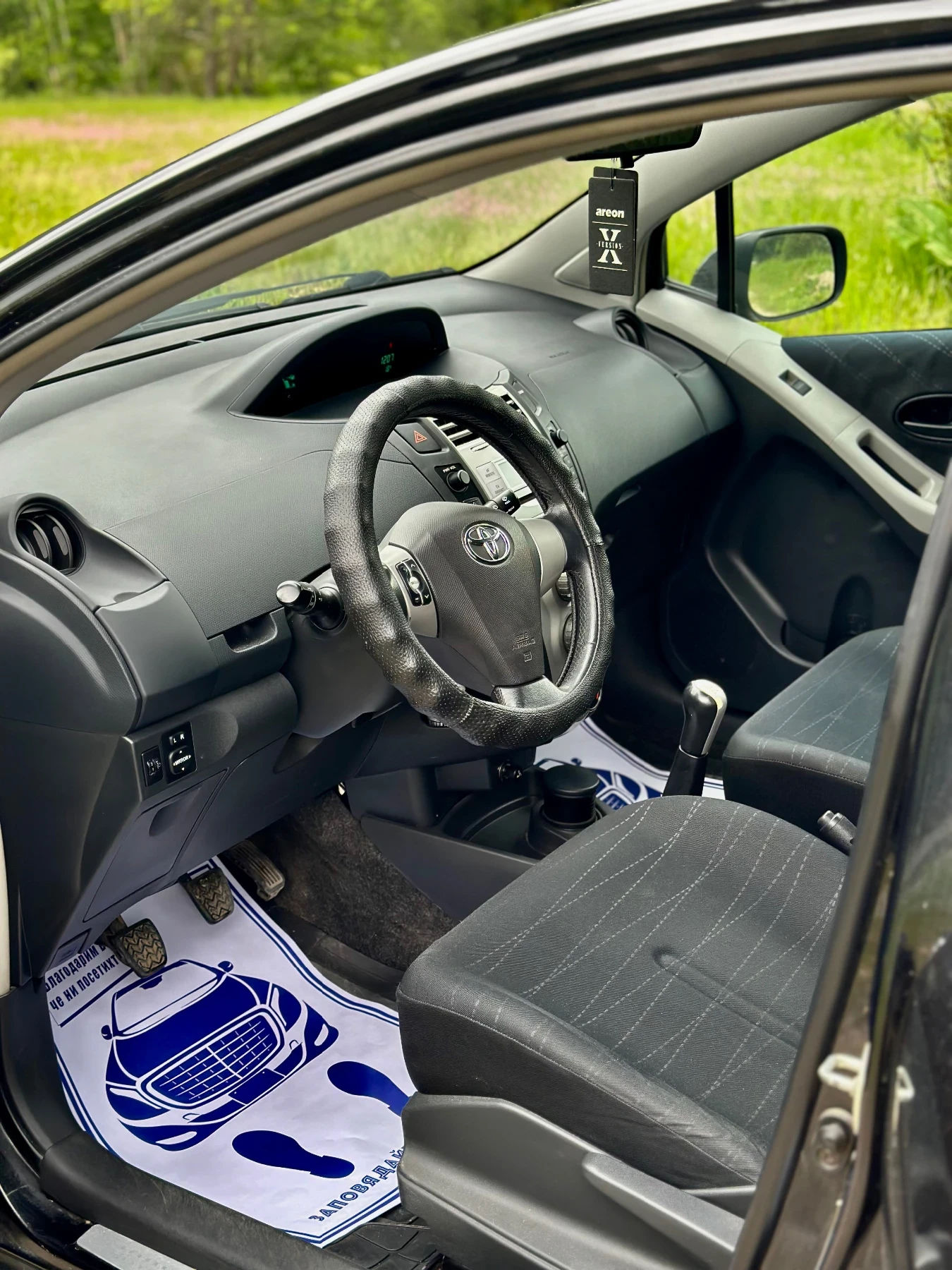 Toyota Yaris 1.3 Бензин  - изображение 7