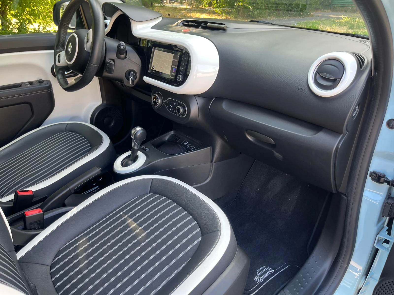 Renault Twingo 22kw 200km пробег кожа нави - изображение 8