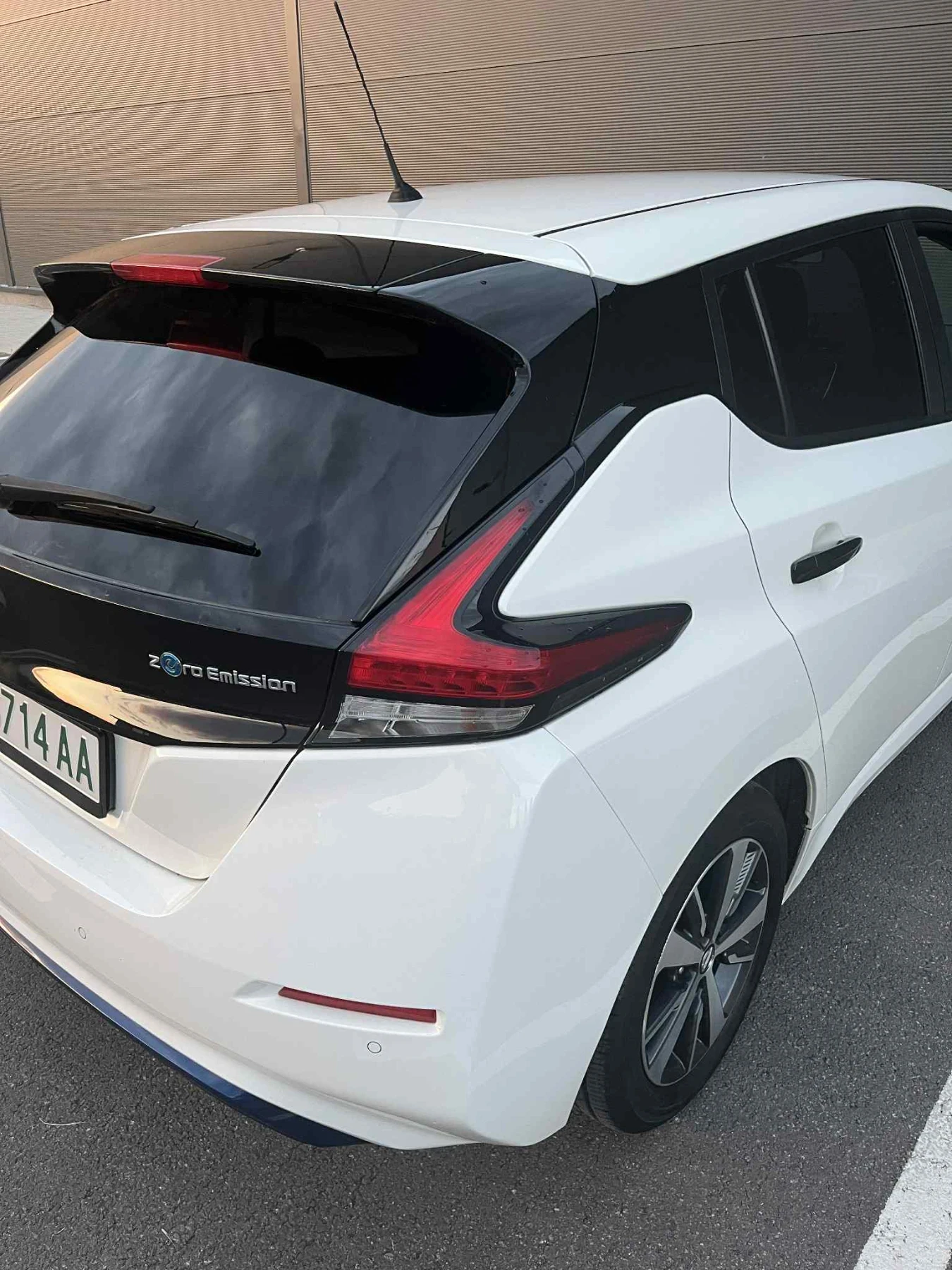Nissan Leaf   - изображение 9