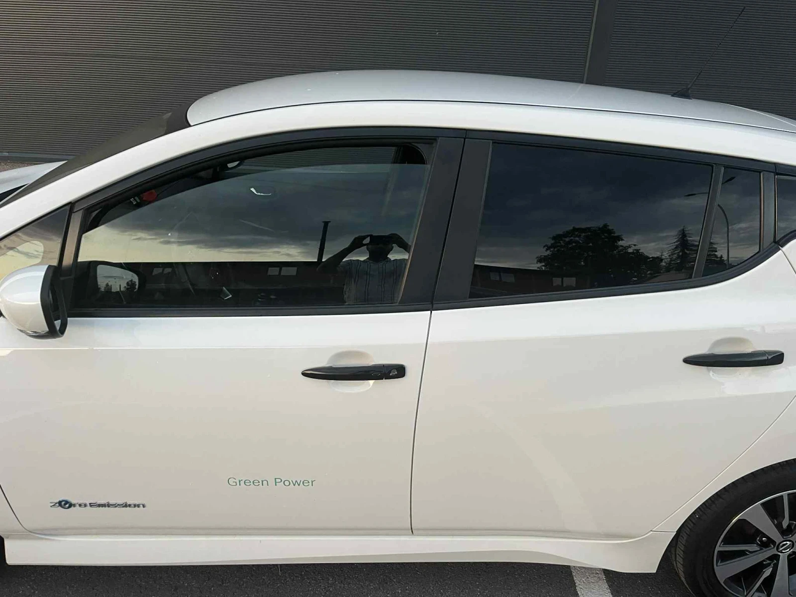 Nissan Leaf   - изображение 7
