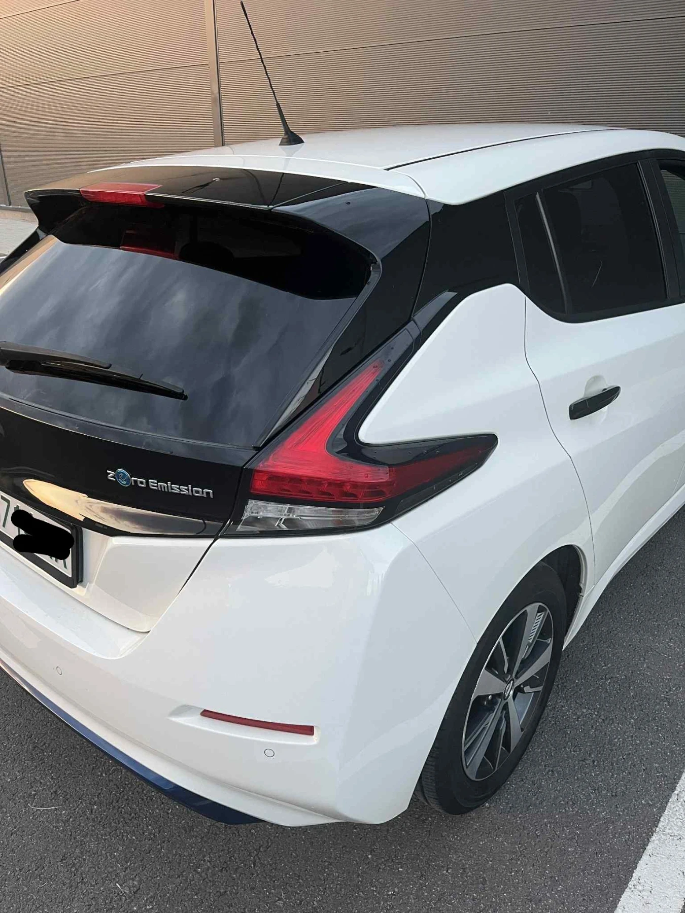 Nissan Leaf   - изображение 3