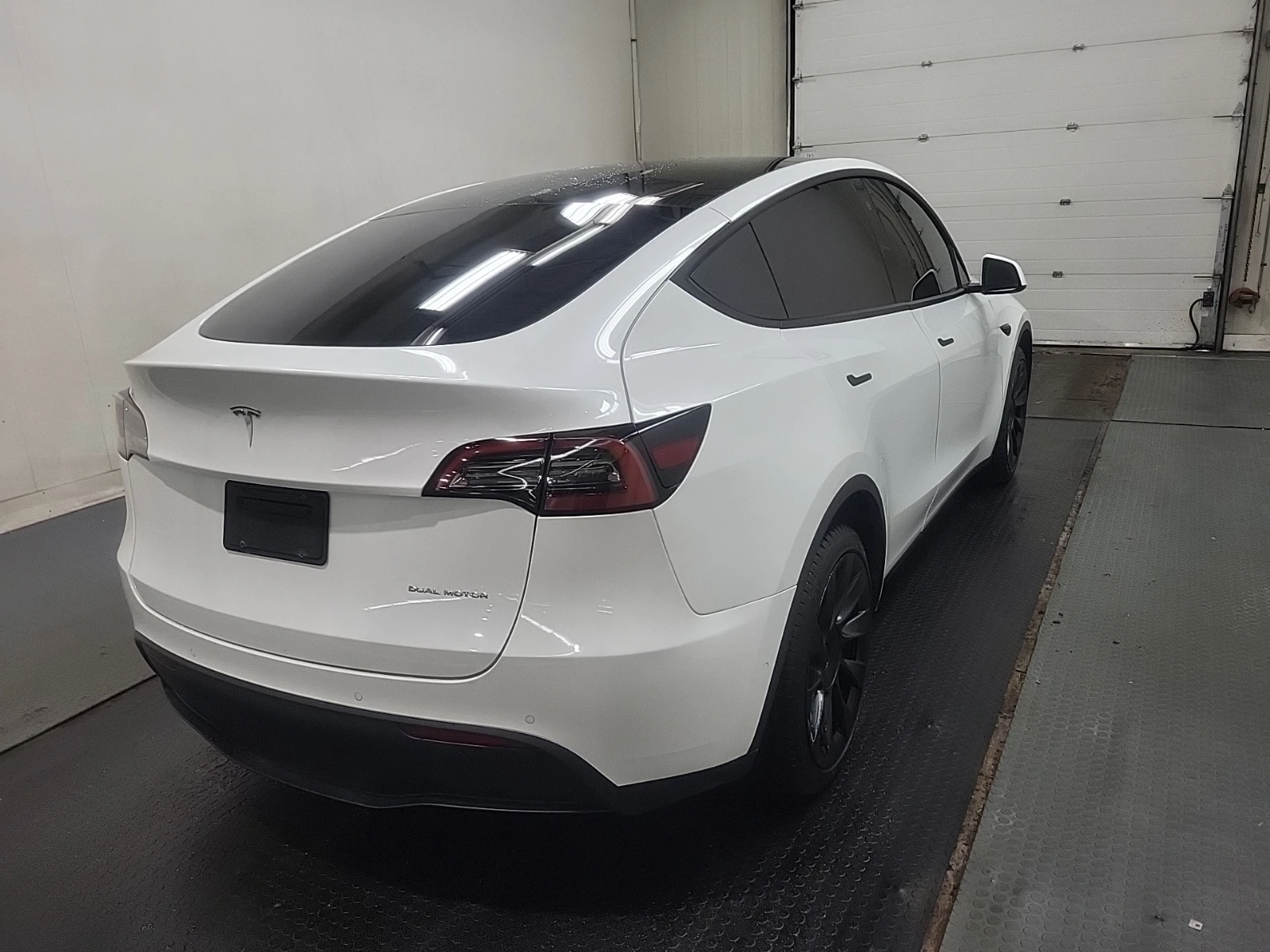 Tesla Model Y LONG RANGE* CARFAX* БЕЗ ПЪРВОНАЧАЛНА - изображение 4