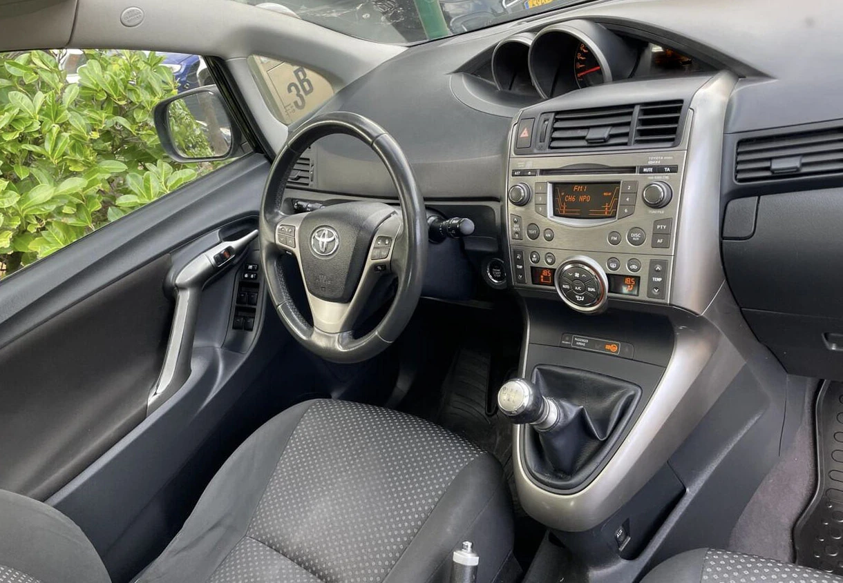 Toyota Verso 1.8 VVT-i | ОЧАКВАН ВНОС!  С ГАРАНЦИЯ  - изображение 6
