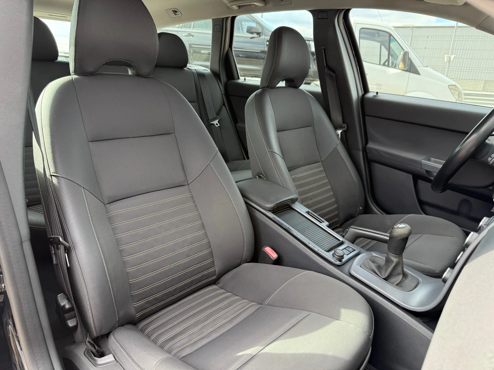 Volvo V50  - изображение 10