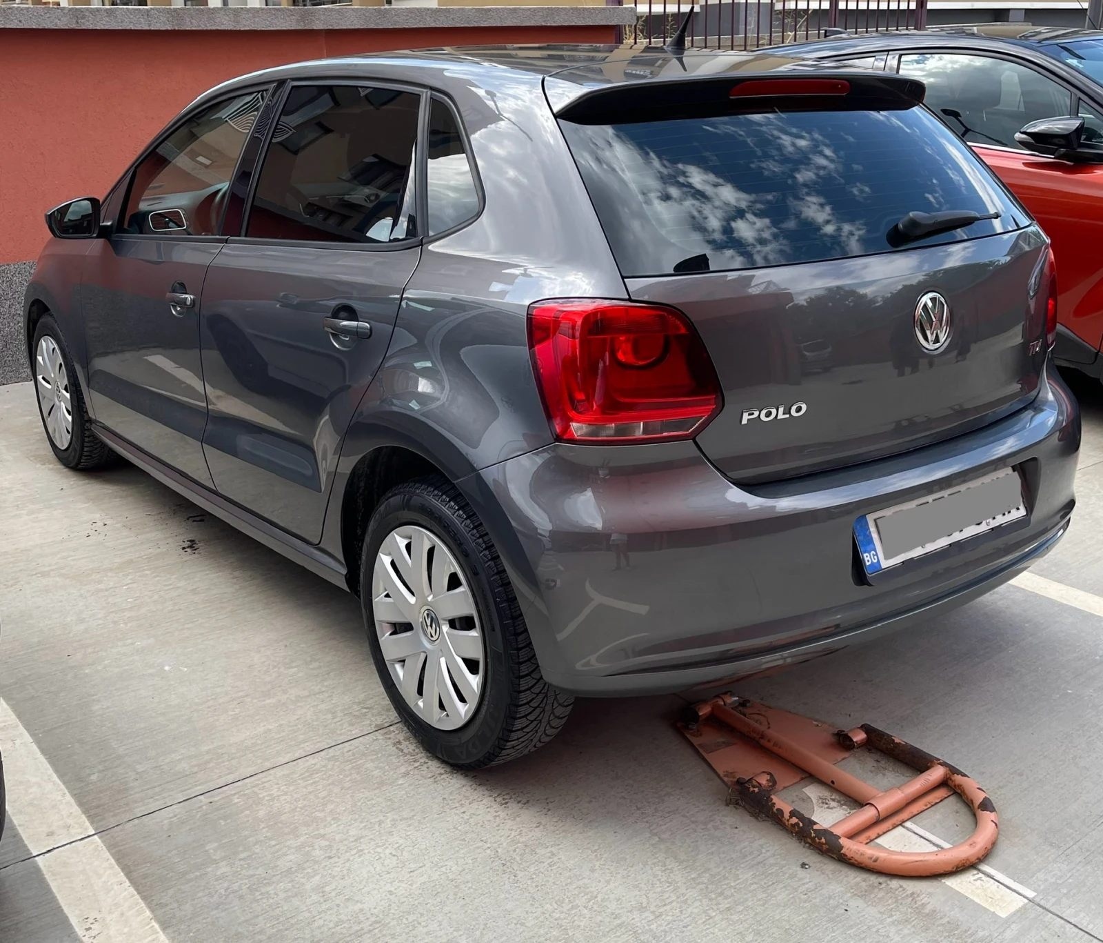 VW Polo 1.6д, 75к.с - изображение 4