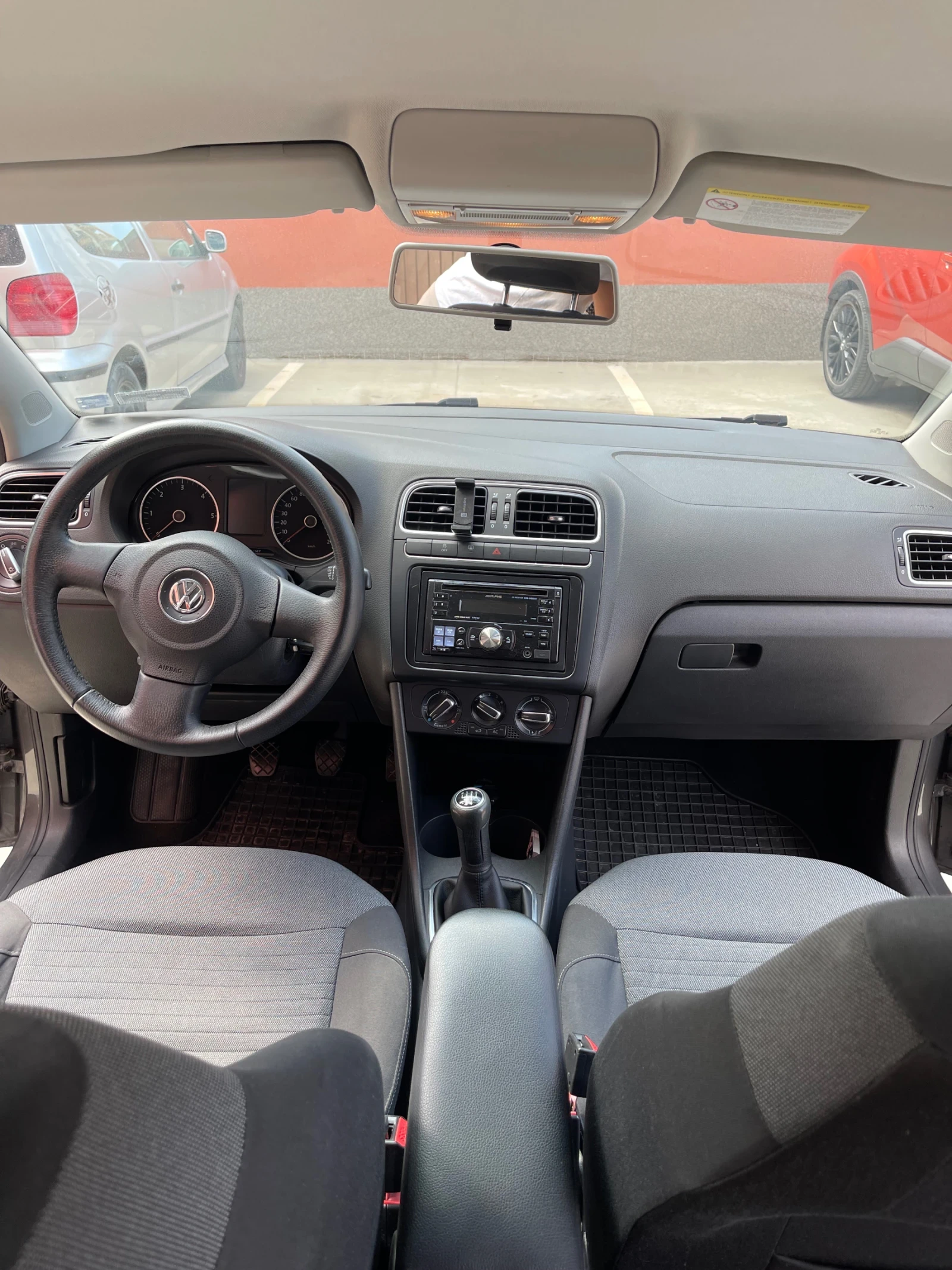 VW Polo 1.6д, 75к.с - изображение 9