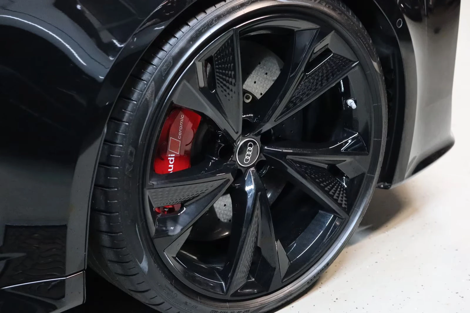 Audi Rs6 CARBON/600HP/CERAMIC/PANO/360/HUD/B&O/MEMO/674g | Mobile.bg � ����������� 16