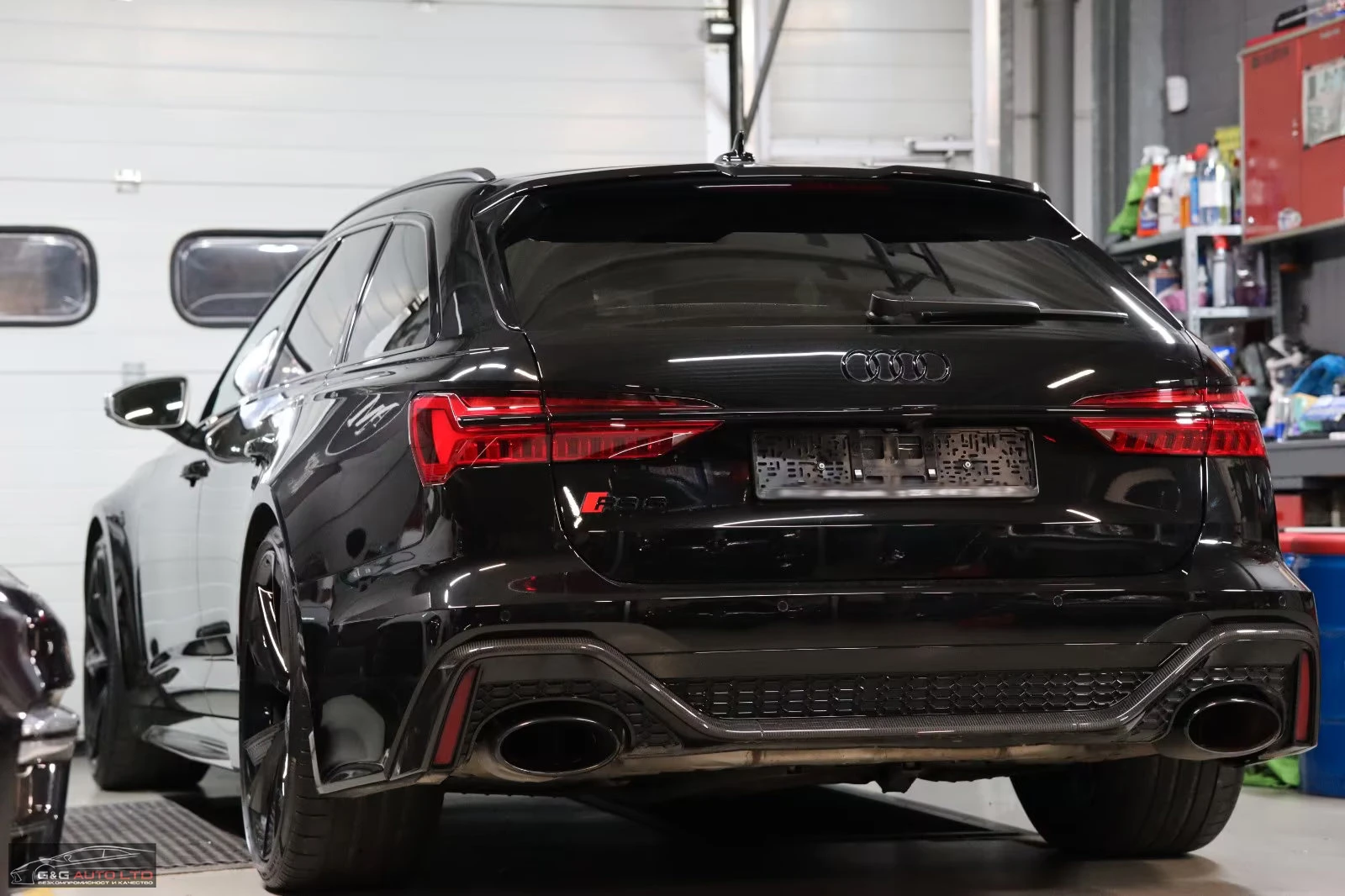 Audi Rs6 CARBON/600HP/CERAMIC/PANO/360/HUD/B&O/MEMO/674g - изображение 2