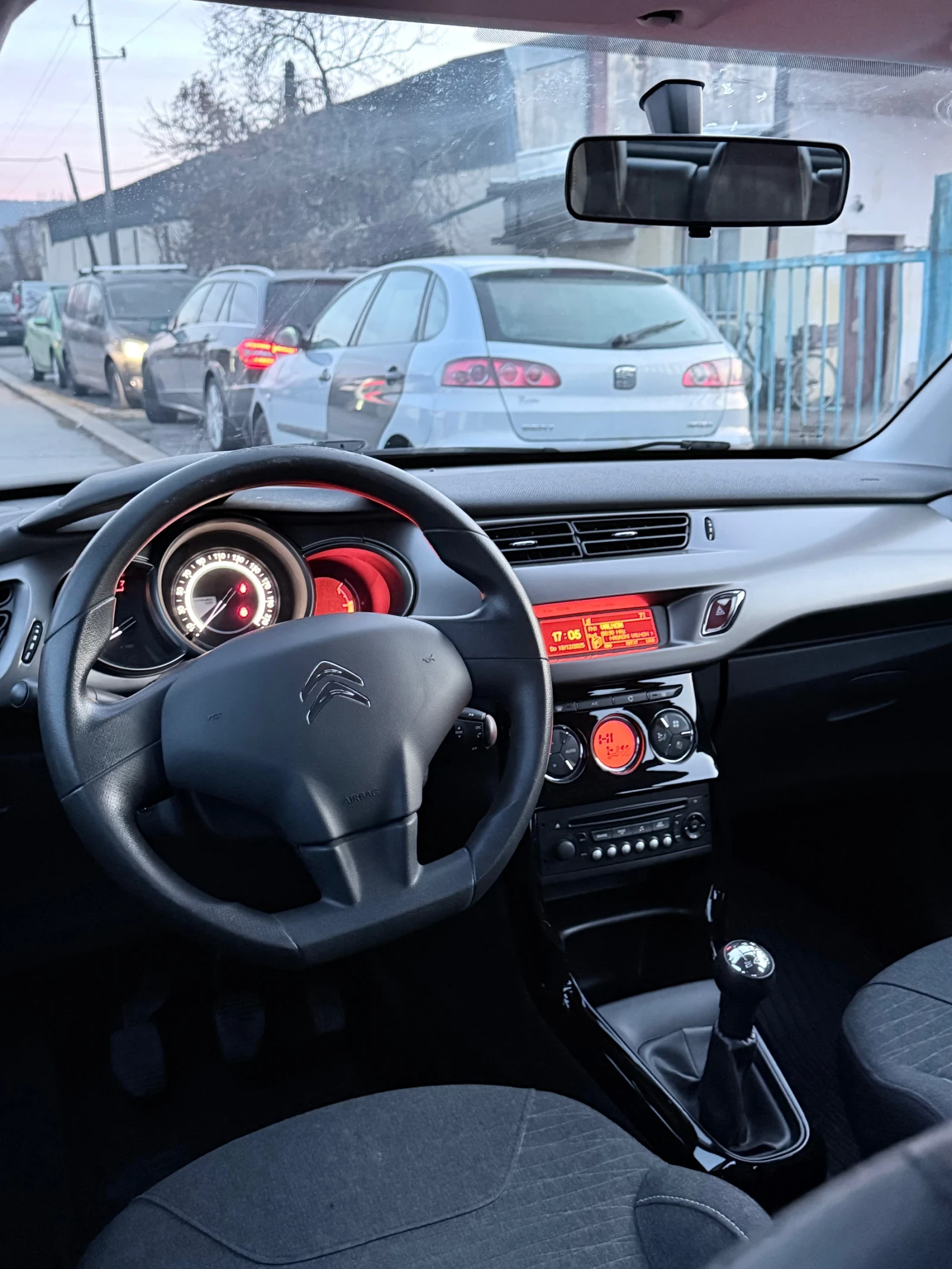 Citroen C3 1.2i klima face - изображение 10