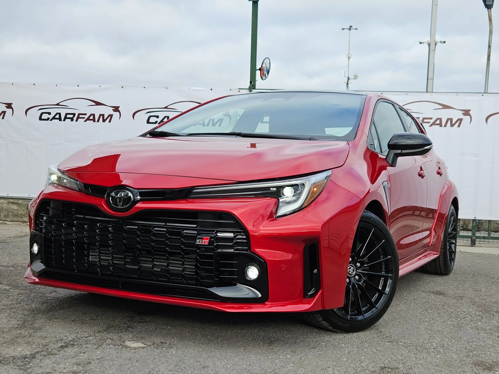 Toyota Corolla GR-FOUR/6ск/4x4/DISTRONIC/CAMERA/CARPLAY/KEYLESS - изображение 7