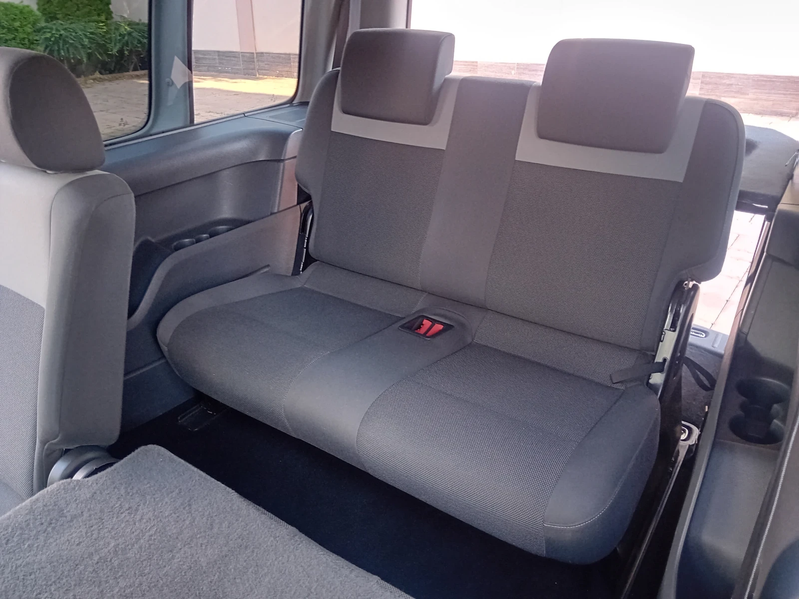 VW Caddy 1.6TDI MAXI 6+ 1 места - изображение 10