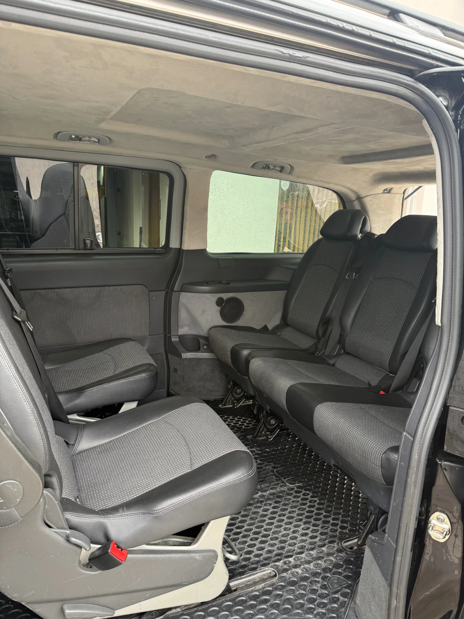 Mercedes-Benz Viano 3.0CDI, снимка 10 - Автомобили и джипове - 54116546