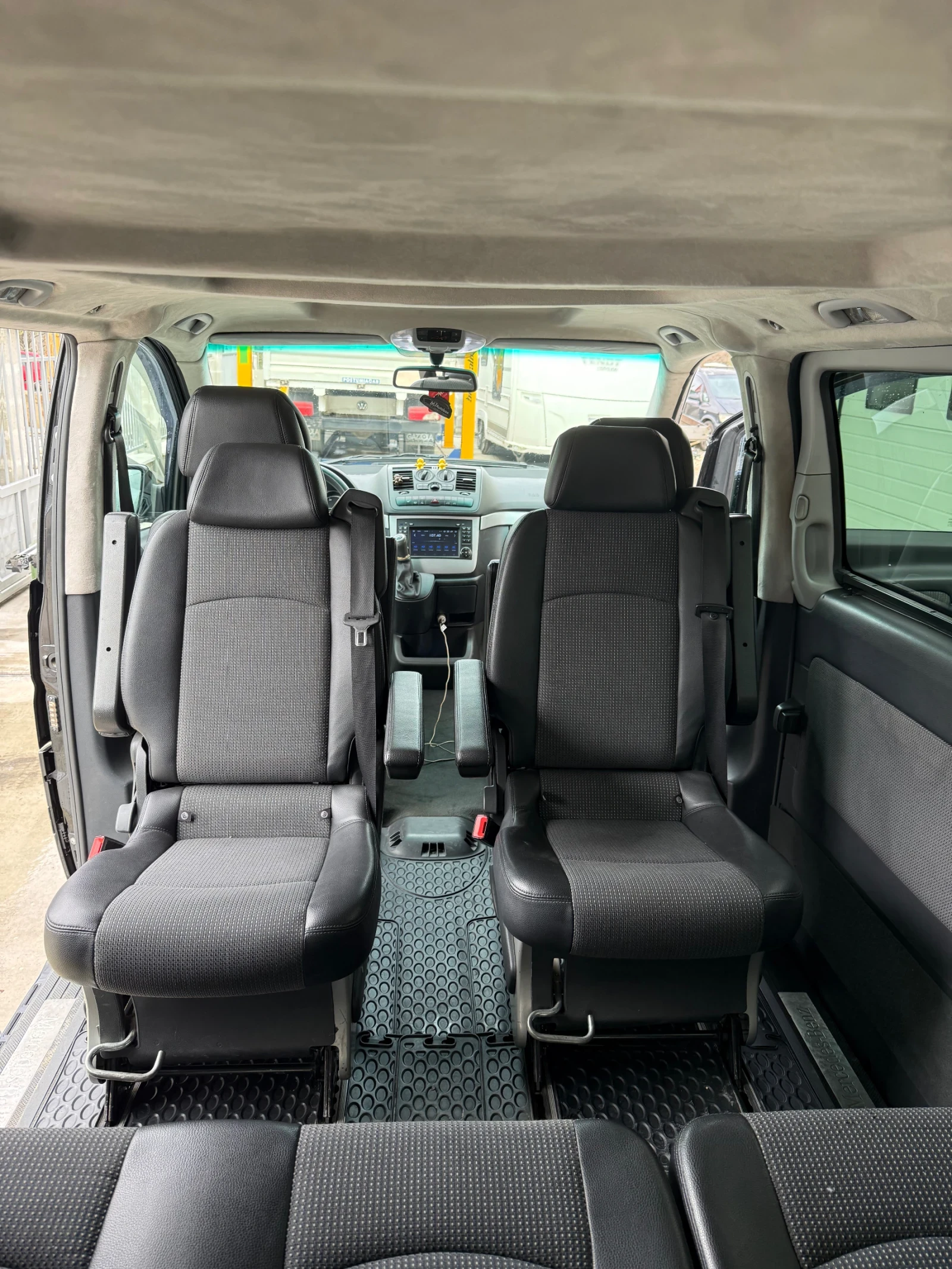 Mercedes-Benz Viano 3.0CDI, снимка 14 - Автомобили и джипове - 54116546