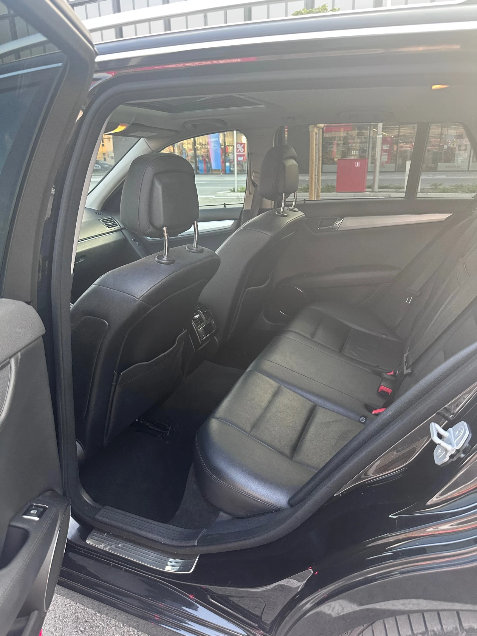 Mercedes-Benz C 320 3.2 CDI, снимка 11 - Автомобили и джипове - 53951430