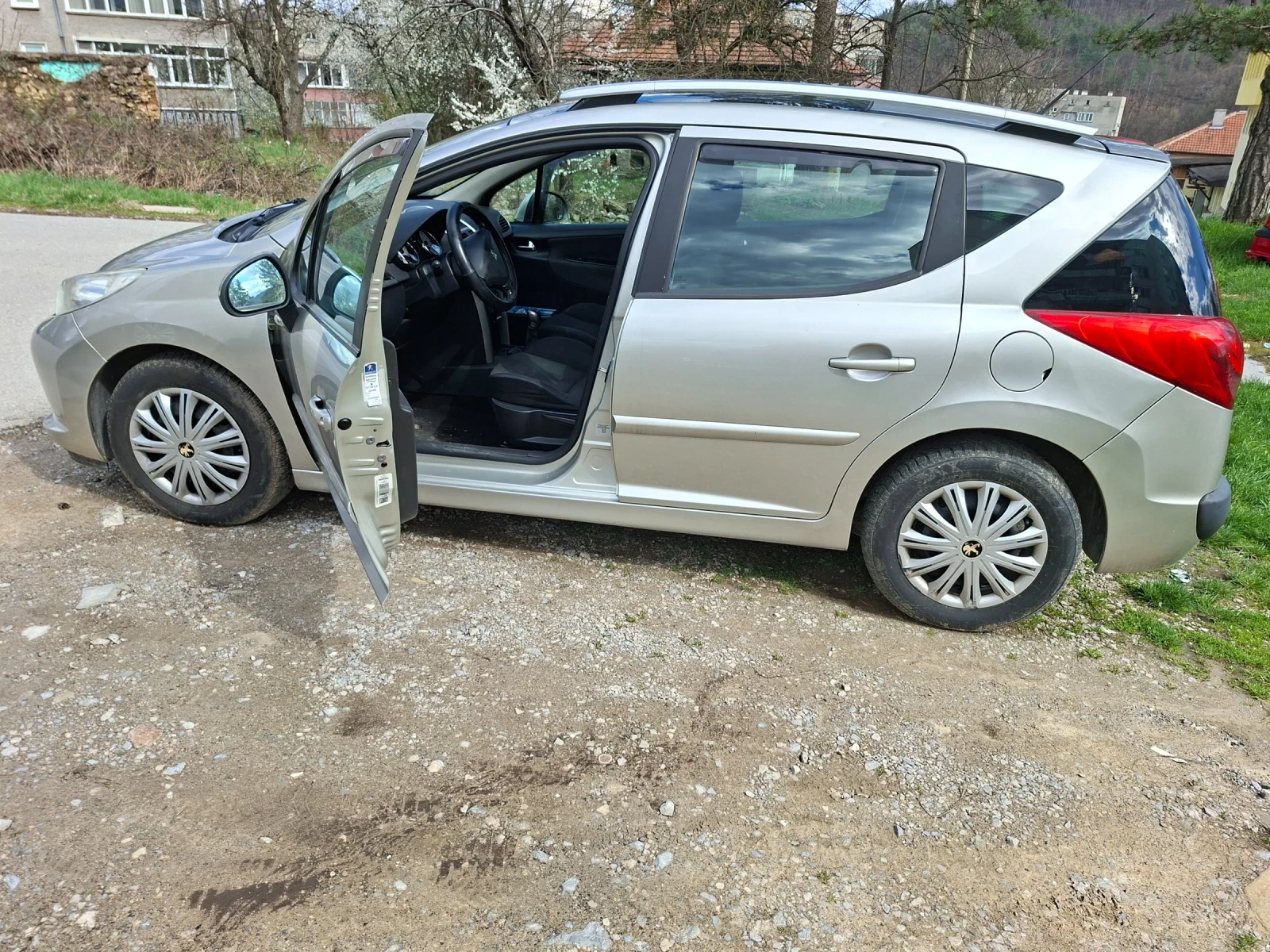 Peugeot 207, снимка 3 - Автомобили и джипове - 54099717