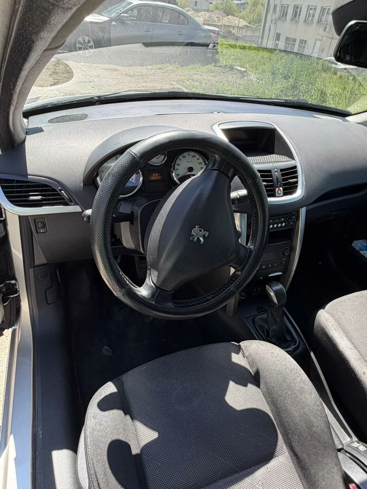 Peugeot 207 1.6 HDI 92, снимка 5 - Автомобили и джипове - 54099717
