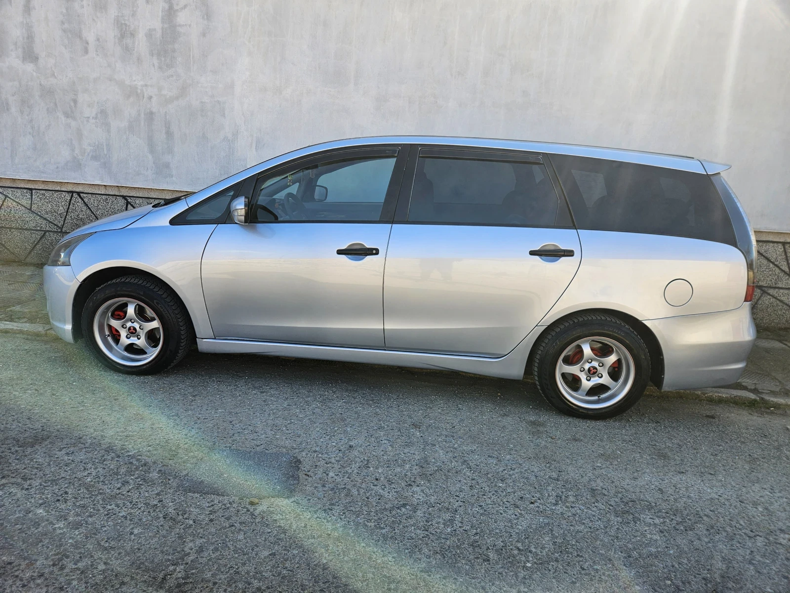 Mitsubishi Grandis 2.4 , снимка 8 - Автомобили и джипове - 54387913