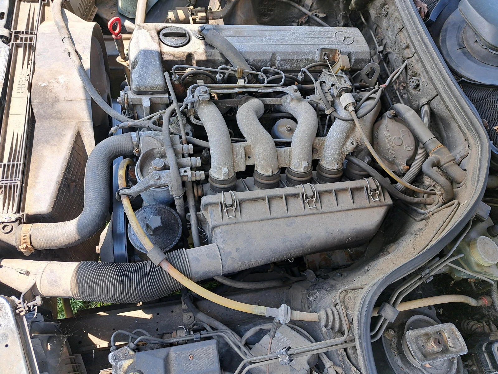 Mercedes-Benz 124, снимка 14 - Автомобили и джипове - 54839209
